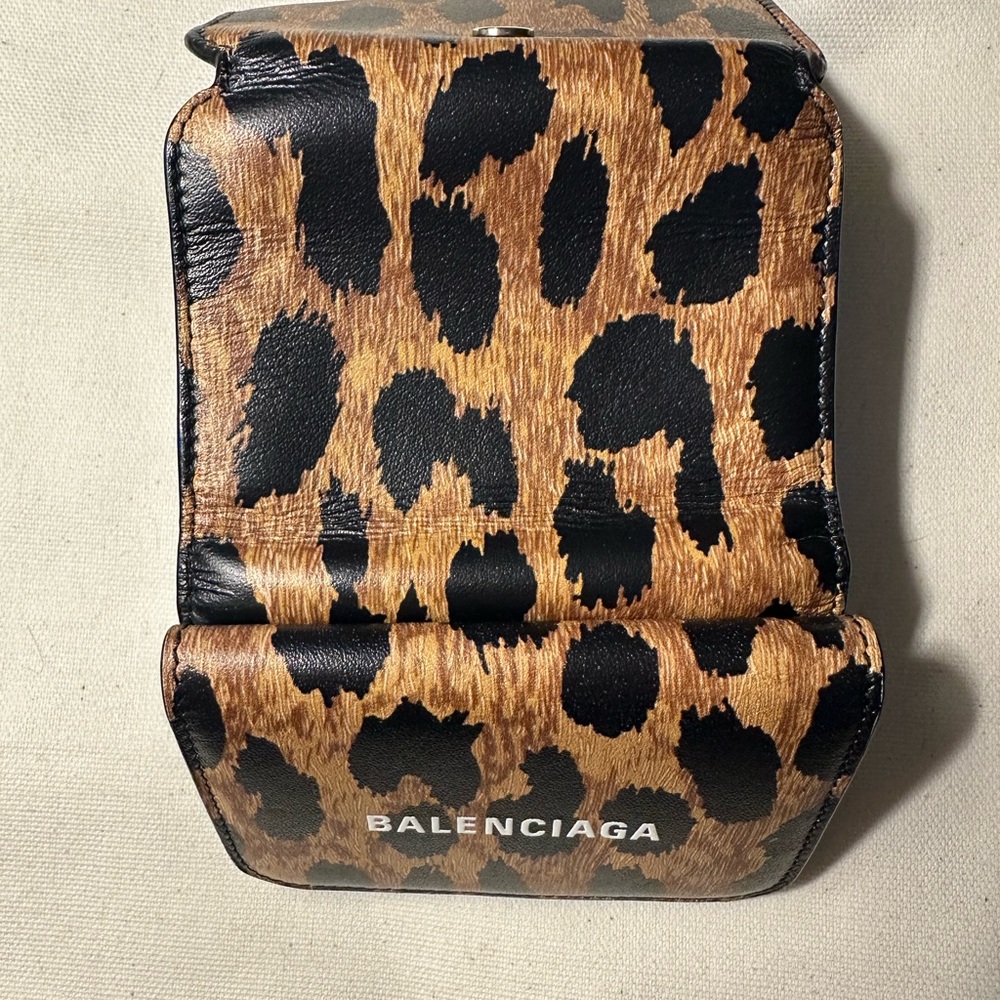 Genuine Leather Balenciaga Wallet - Picture 8 of 9